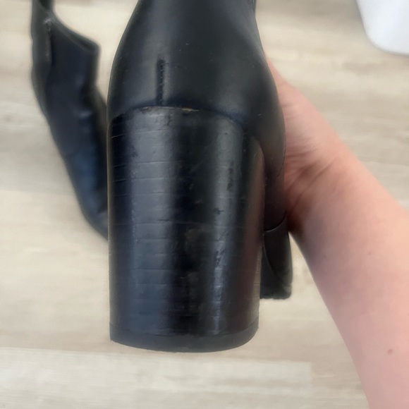 Black leather heeled booties - Picture 3 of 7